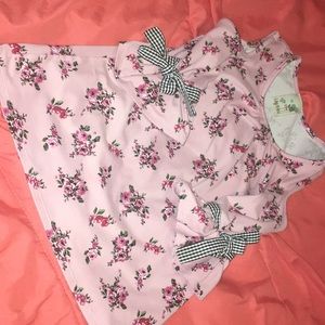 I am selling this pink top